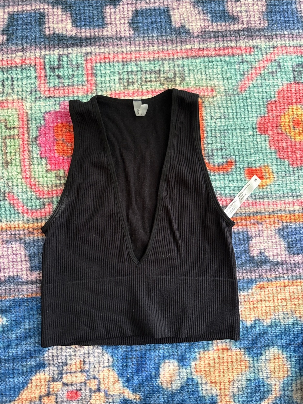 Zenana Outfitters Black Ribbed Deep V Crop Tank